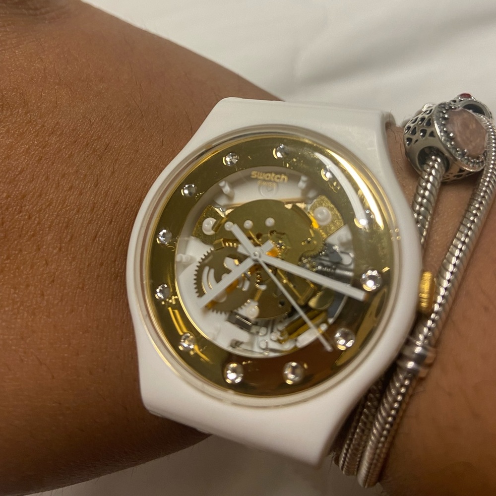 White and good swatch watch!